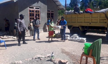 Pemantauan-dan--Pengamanan-Pembagian-Bansos-Batuan-Pangan-Non-Tunai-(BPNT)-Oleh-Kanit-Binmas-Polsek--Kie