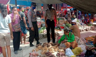 Beri-Rasa-Aman-dan-Nyaman,-Polsek-Amanuban-Selatan-Patroli-Ke-Pasar