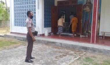 Beri-rasa-aman-dan-Nyaman,-Bhabinkmatibmas-melakasanakan-Pengamanan-Tempat-Ibadah- umat-Protestan