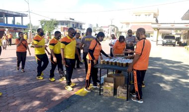 Upaya-Menjaga-Stamina-Personil-Polres-TTS,-Setelah-Olah-Raga-Pagi-di-Beri-Extra-Fooding