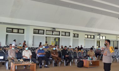  Hadiri-Rapat-Kominda-,-Kapolres-TTS- Beri  -Paparan-Terkait -Kamtibmas