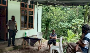 Hadir-di-Tempat-Duka,-Bhabinkamtibmas- Sampaikan-Imbauan-Cegah-Covid-19