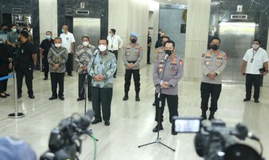 Silaturahmi-Ke-Mahkamah-Agung,-Kapolri-Bahas-Tilang-Elektronik 