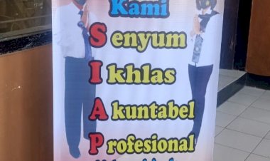 Pembangunan- ZI,- Pelayanan-SKCK-Sat-Intelakam-mengusung-Motto-“-Kami- Siap-Melayani-Anda”