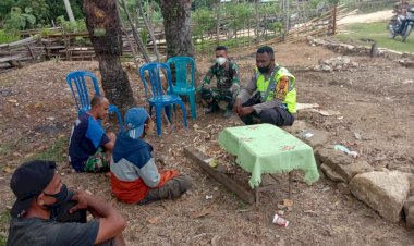 Bersinergi,-Bhabinkamtibmas-dan-Babinsa-Sambangi-Warga