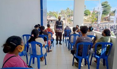 Patroli -dan-Sambang,-Bhabinkamtibmas-Ajak- Warga-Patuhi-Prokes