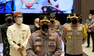 Tinjau-Vaksinasi-Massal-di-Bandung,-Panglima-TNI-dan-Kapolri-Minta-Warga-Tetap-Disiplin-Prokes