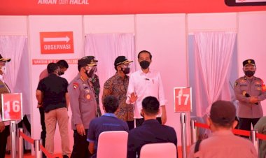 Presiden-Jokowi-Tinjau-Vaksinasi-Massal-Jelang-HUT-Bhayangkara-ke-75 