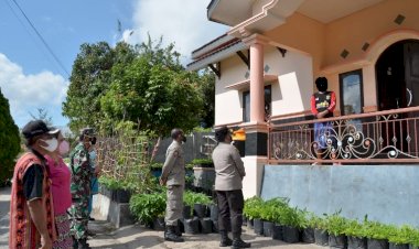 Kapolres-TTS-dan-Tim-Gugus-Tugas-Covid-19-Kunjungi-Warga-Isoman