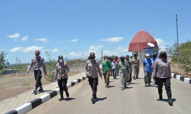 Penyampaian-Aspirasi - Oleh-Anggota- Linmas,-Polres-TTS-Melaksanakan-Pengamanan 