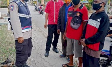 Temui-Warga,-Bhabinkamtibmas-Berterima-Kasih-kepada- Warga-Yang-Mematuhi-Prokes--​​​​​​​