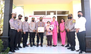 Jalin-Tali-Asih-Jelang-hari-Bhayangkara-ke-76,- Kapolres-TTS-Pimpin-Anjangsana-ke-Warakawuri