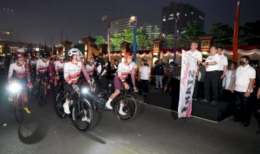 Kapolri-Lepas-Pesepeda-yang-Pecahkan-Rekor-MURI,-Gowes-Sejauh-508-Km