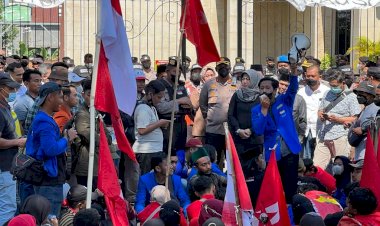 Aksi-Unjuk-Rasa-Penolakan-Kenaikan-BBM-di-Jawa-Timur-Berjalan-Aman-dan-Kondusif