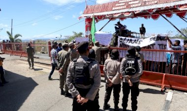 Aman-dan-Lancarnya-Aksi-Damai,-Polres-TTS-Melaksanakan-Pengawalan-dan-Pengamanan