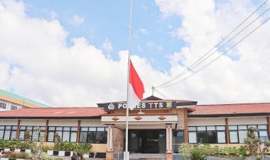 Polres-TTS-dan-Jajaran-Kibar-Bendera-Setengah-Tiang