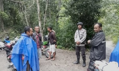 Antisipasi-Terjadinya-Kecelakaan-Akibat-Cuaca-angin--kencang-dan-disertai-Hujan,---Polsek-Siso-Patroli-Sambang-Dan-Beri-Imbauan-Kepada-Warga--Untuk-Waspada