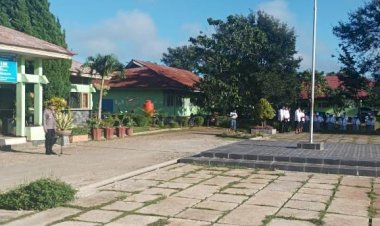 Hadir- Di-Tengah-Pelajar-SMA,-Kasat-Binmas-  Beri-Motivasi