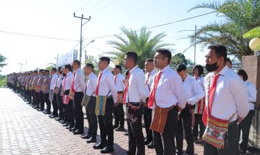 Dukung-UMKM-Dan-Promosi- Motif-Daerah-NTT,- Polres-TTS-Terapkan- Penggunaan-tas-Samping-Motif-Daerah-Bagi-Seluruh-Personil