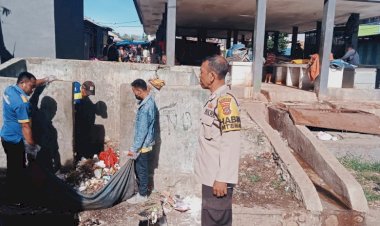 Pantau-Pembesihan-Sampah,-Bhabinkamtibmas--Imbaun-Kepada-Agar-Peduli-Kebersihan