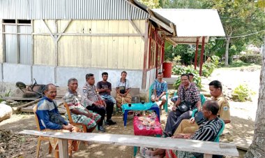 Bhabinkamtibmas-Selalu-Hadir-di-Tengah-Warga-Demi-Kamtibmas-Yang-Kondusif