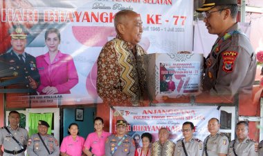 Demi-Meningkatkan-Silaturahmi,-Jelang-Hari-Peringati-Bhayangkara-ke-77,-Kapolres-TTS-Pimpin-Anjangsana-Ke-Para-purnawirawan-Polri-dan-Warakawuri