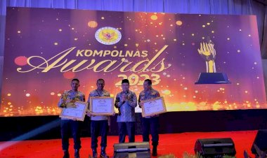 Membanggakan,-Polda-NTT-Raih-Piala-dan-Tiga-Piagam-dalam-Ajang-Kompolnas-Awards-2023.-