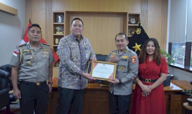 Berhasil-Identifikasi-WNI-Korban-Kecelakaan-Kapal,-Polri-Terima-Penghargaan-dari-KBRI-Singapura