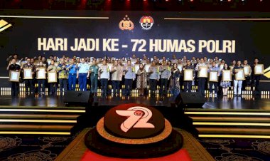 Dua-Hadiah-Untuk-Divisi-Humas-Polri-Dari-Kapolri