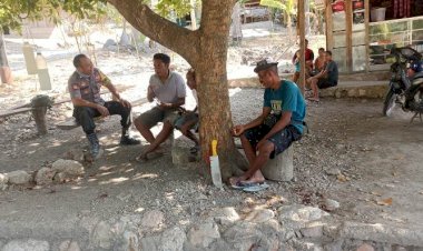 Bincang-santai,-Bhabinkamtibmas-Ajak-Warga-Sama-sama-jaga-Kamtibmas