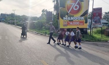 Beri-Pelayanan-Berlalu-Lintas-Di-Pagi-Hari, - Rutin-Personil-Sat- Lantas-Polres-TTS-Gatur-Lantas