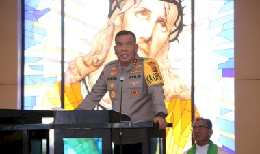 Hadiri-Ibadah-Natal-Bersama,-Kapolda-NTT:-Bersihkan-Keranjang-Kotor-di-Hatimu-Agar-Ibadahmu-tidak-Sia-sia