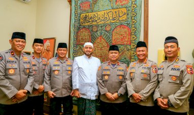 Depan-Jamaah-Habib-Syech,-Kaops-NCS-Polri-Serukan-Jaga-Pemilu-2024-Aman-dan-Damai
