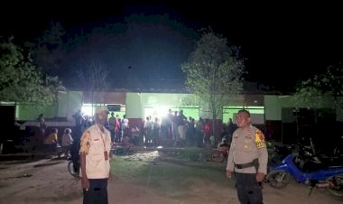 Tak-kenal-Lelah,-Bhabinkamtimas-Pengamanan-Perhitungan-Suara-Hingga-Pagi-Dini