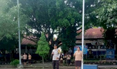 Pimpin-Apel-Pagi-di- SMPN-1-Soe,-Ini-Pesan-Bhabinkamtibmas