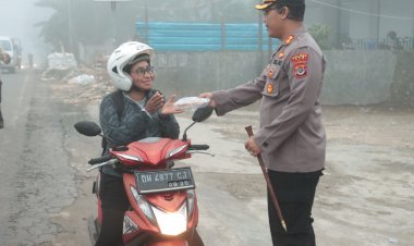 Eratkan-Persaudaraan-Dan-Tali-Asih-Jelang-Perayaan-Idul-Fitri-1445-H,-Polres-TTS-Bagi-Takjil-Kepada-Masyarakat