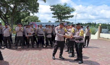 Dukung-Pelaksanaan-Tugas,-  Bhabinkamtibmas-Polres-TTS-  Dapat-HP-Android