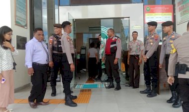 Lancar-dan-Amannya-Pelaksanaan-Sidang-Di-PN-Soe,-Personil-Gabungan-Polres-TTS-Laksanakan-Pengamanan