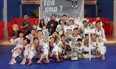 Kado-Spesial--Dipersembahkan-Oleh-Dojang-Polres-TTS-Pada-Peringatan-Hari-Bhayangkara-ke-78-Tahun-2024