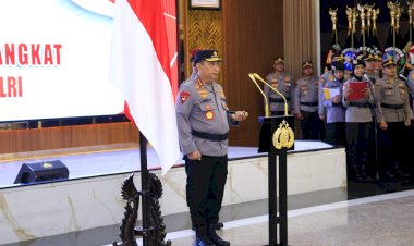 Kapolri-Pimpin-Kenaikan-Pangkat-16-Pati-Polri