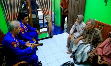 Kado-Alumni-Akpol-91-Bhara-Daksa-dalam-Rangka-33-Tahun-Pengabdian-ke-Pengasuh-saat-Taruna