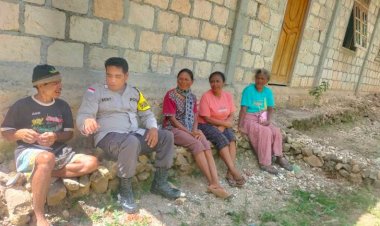 Temui-Warga,-Bhabinkamtibmas-Ajak-Warga-Sama-sama-Jaga-kamtibmas