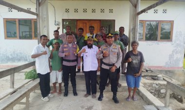 Temui-Anggota-Linmas-Desa-Sopo,-Kapolsek-Amanuban-Tengah-Berikan-Imbauan-Kamtibmas