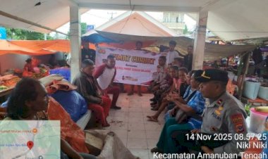 Polsek-Amanuban-Tengah-Laksanakan-Jumat-Curhat-Di-Pasar-Niki-niki,-Warga- Ucapkan-Terima-kasih