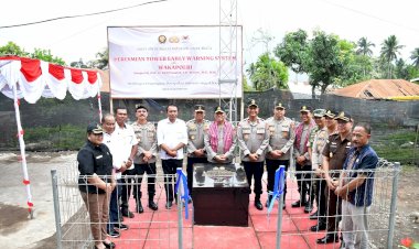 Wakapolri-Resmikan-Sistem-Peringatan-Dini-Gunung-Lewotobi-Laki-Laki-di-Flores-Timur