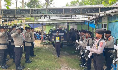 Bentuk-Penghormatan-Terakhir,-Polres-TTS--Polda-NTT-Gelar-Upacara-Pemakaman-Secara--Kedinasan-Polri--Terhadap-Purnawirawan-Polri