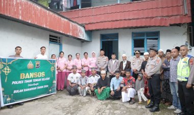 Wujud-Kepedulian-di-Bulan-Suci,-Kapolres-dan-Ketua-Bhayangkari-TTS-Salurkan-Bansos-ke-Panti-Asuhan-Ad-Dakwah