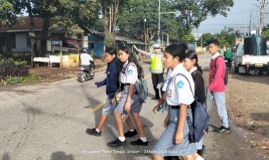 Wujud-Pelayanan-Prima,-Personel-Polres-TTS-Gelar-Gatur-Pagi-Demi-Kamseltibcar-Lantas