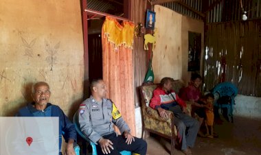 Bhabinkamtibmas-Kec.-Kota-Soe-Lakukan-Sambang-ke-Rumah-Masyarakat