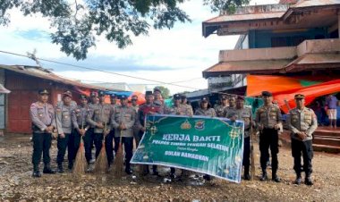 Sambut-Ramadhan-1447-H,-Personel-Polres-TTS-Gelar-Kerja-Bakti-di-Pasar-Inpres-Soe